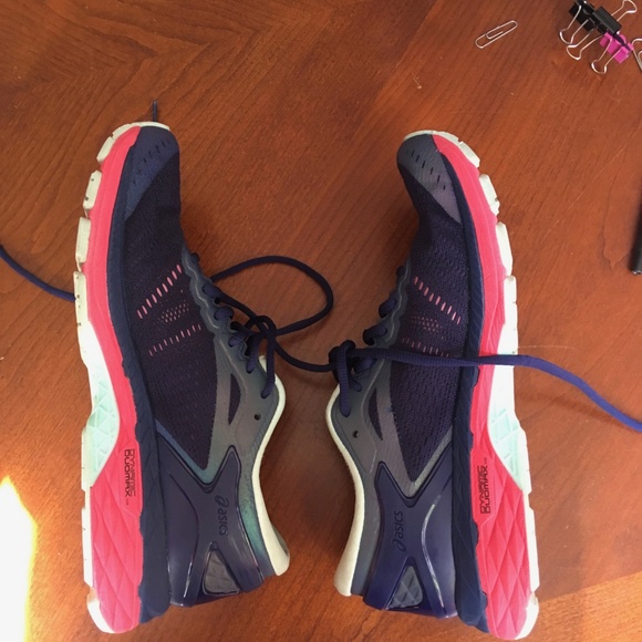 Asics - Picture 2 of 4